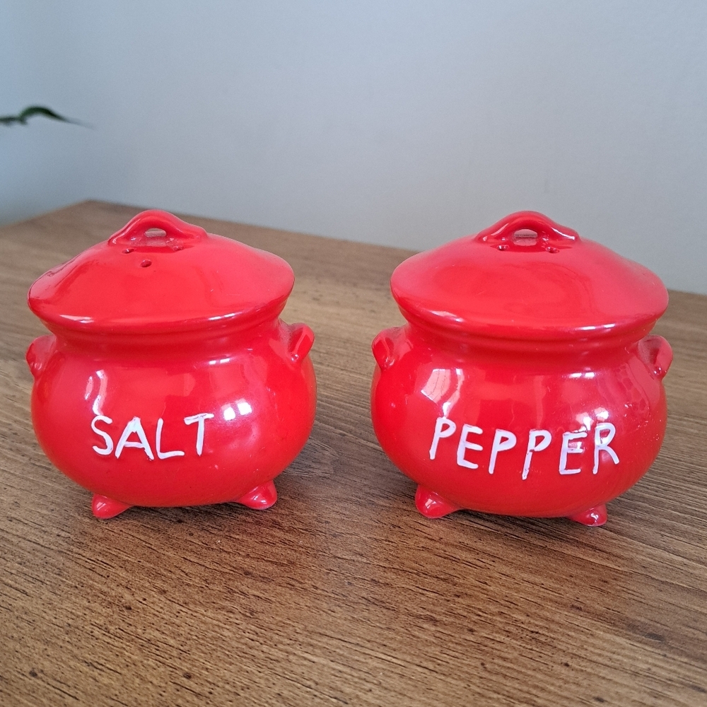Vintage Salt And Pepper Lego Red Bean Pot Shakers Japan Ceramic 50s 60s